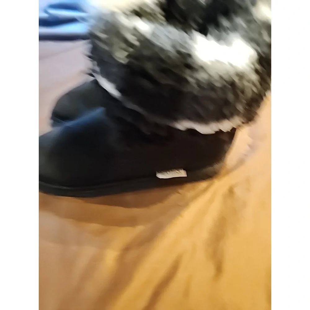 MukLuks Women's Size 7 Black Boots